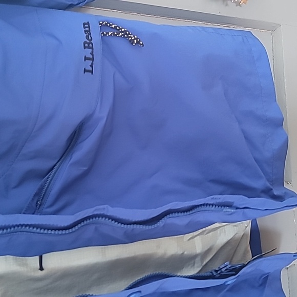 LL Bean Stowaway Jacket PS - Picture 3 of 4